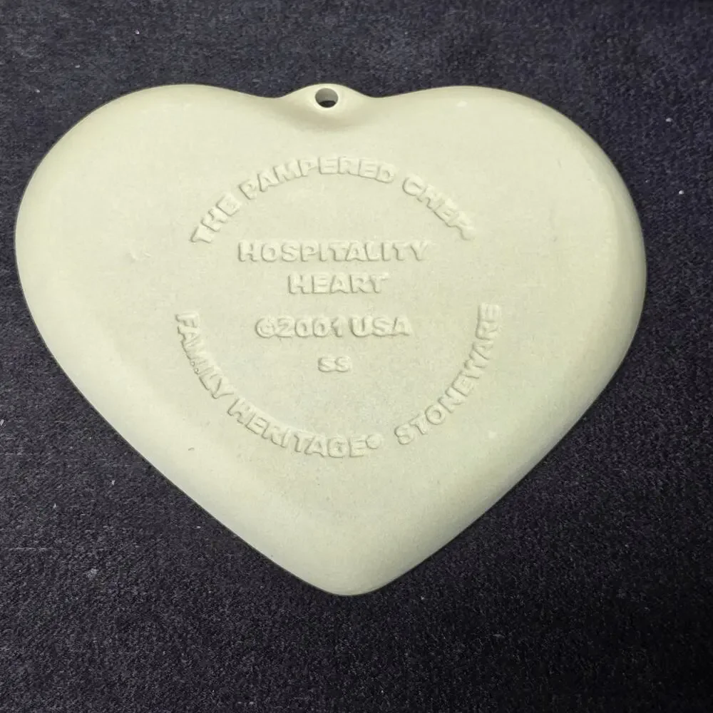 The Pampered Chef Family Heritage Hospitality & Table Heart Clay Cookie Mold